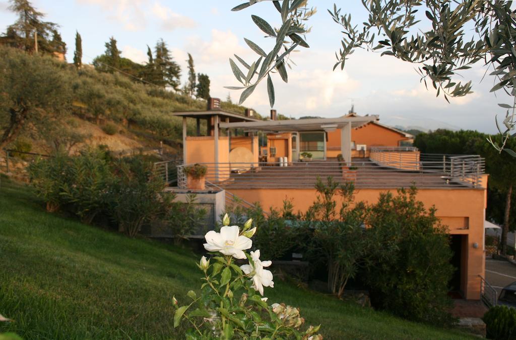 Hotel Il Castellaccio Piccione Bagian luar foto