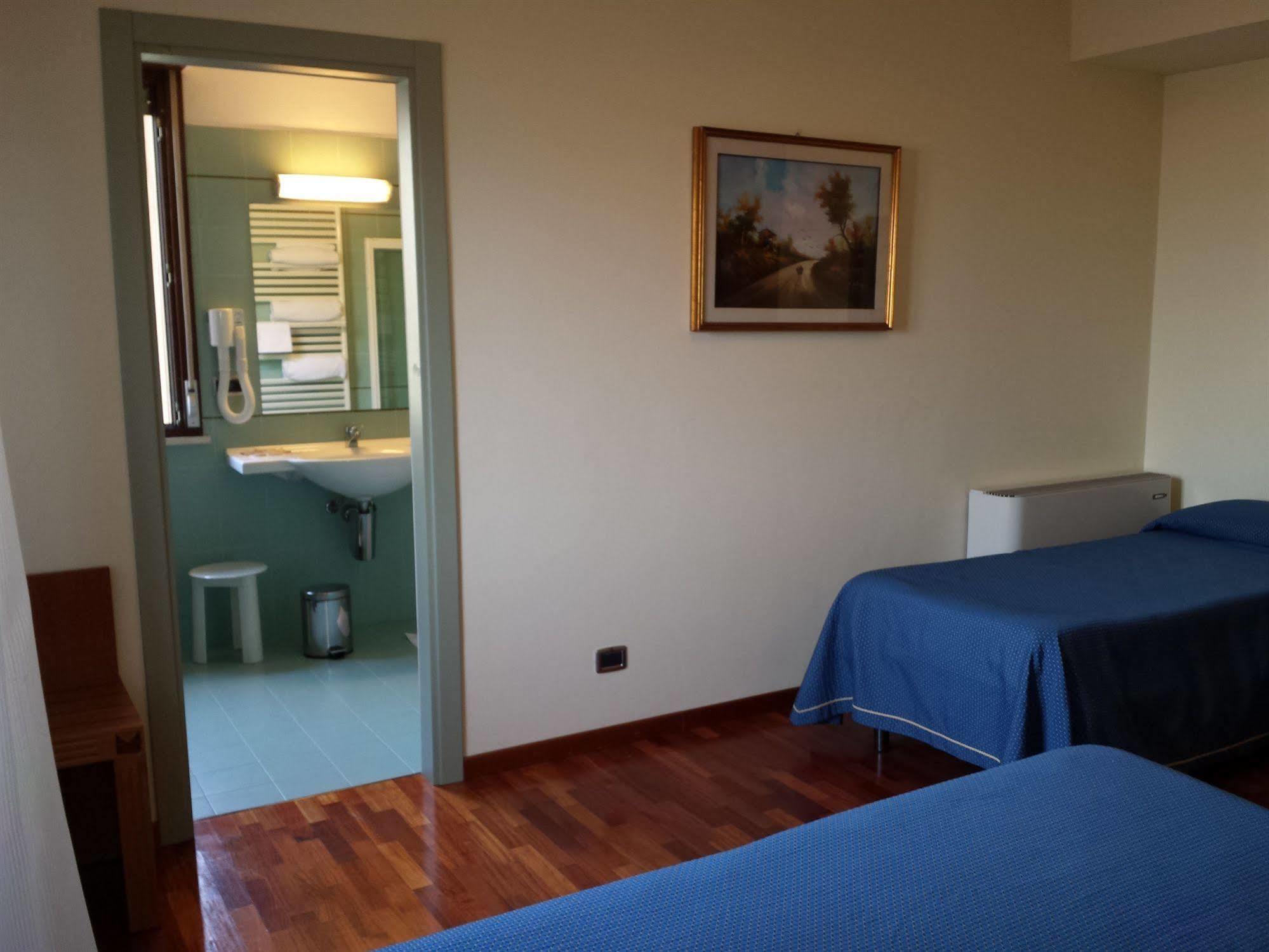 Hotel Il Castellaccio Piccione Bagian luar foto