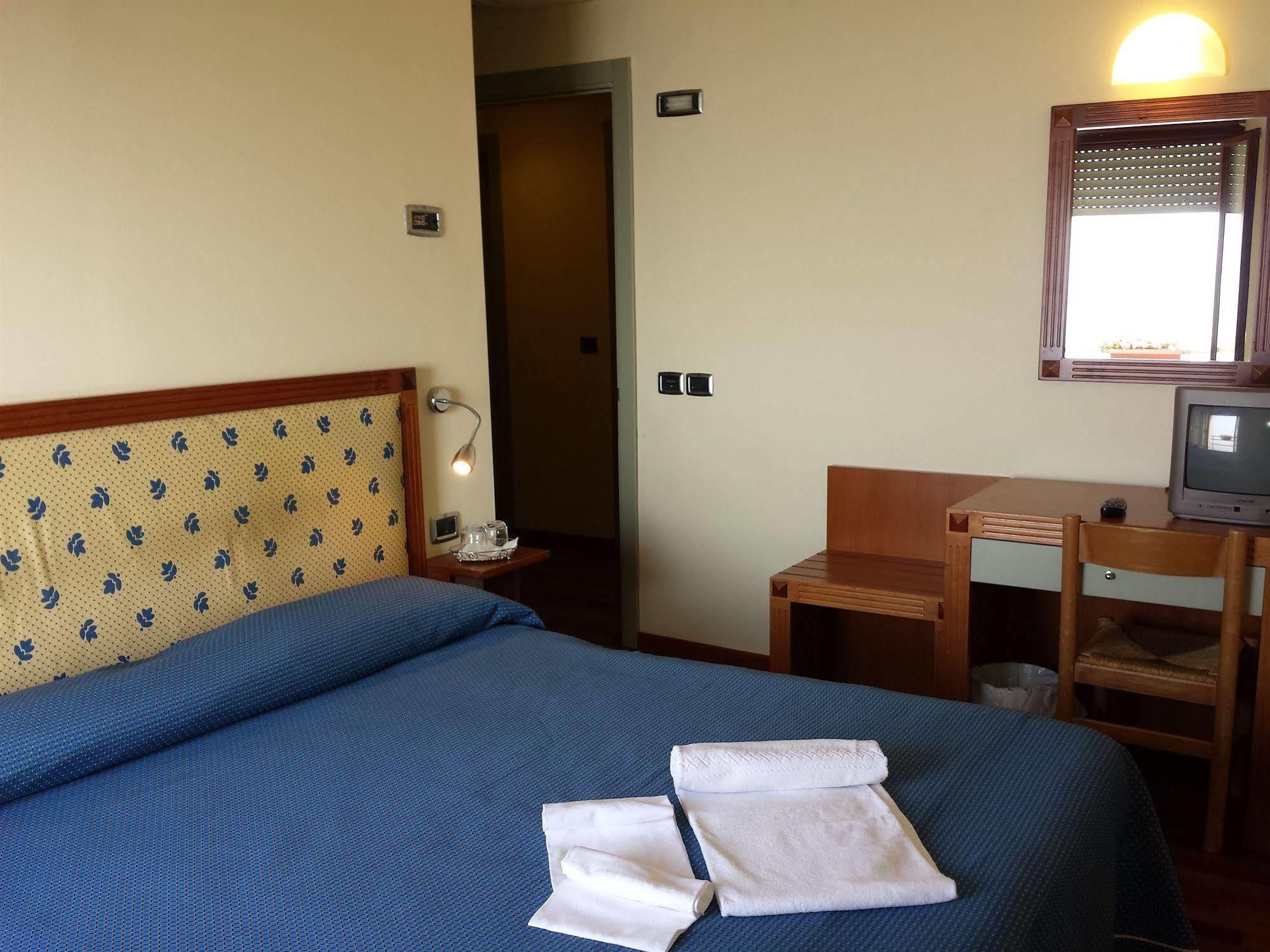 Hotel Il Castellaccio Piccione Bagian luar foto