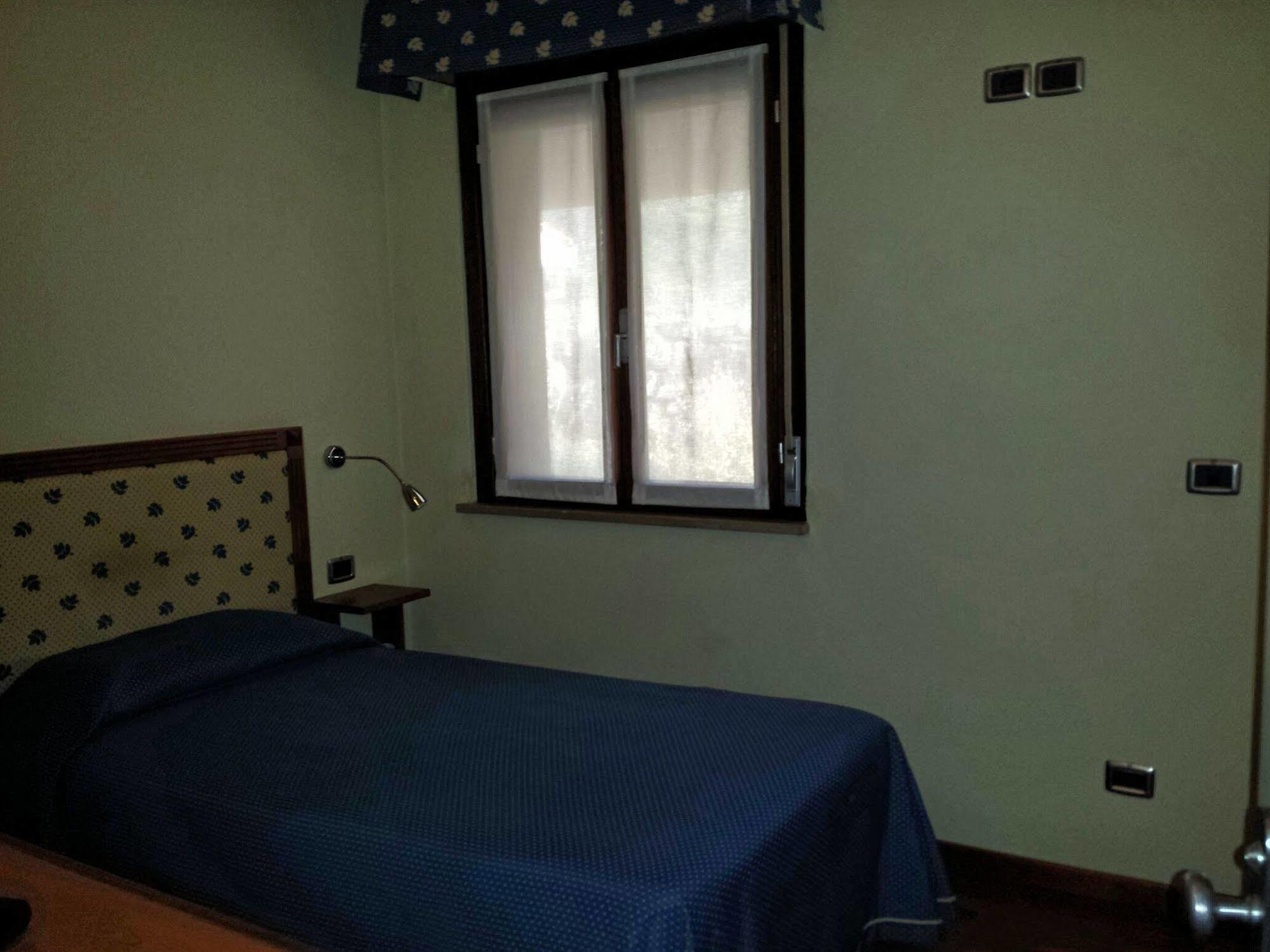 Hotel Il Castellaccio Piccione Bagian luar foto