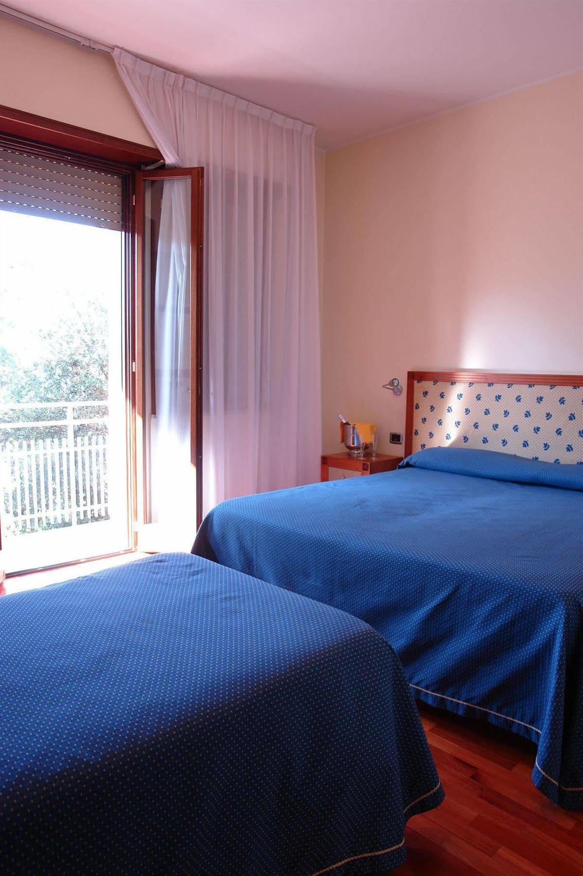 Hotel Il Castellaccio Piccione Bagian luar foto