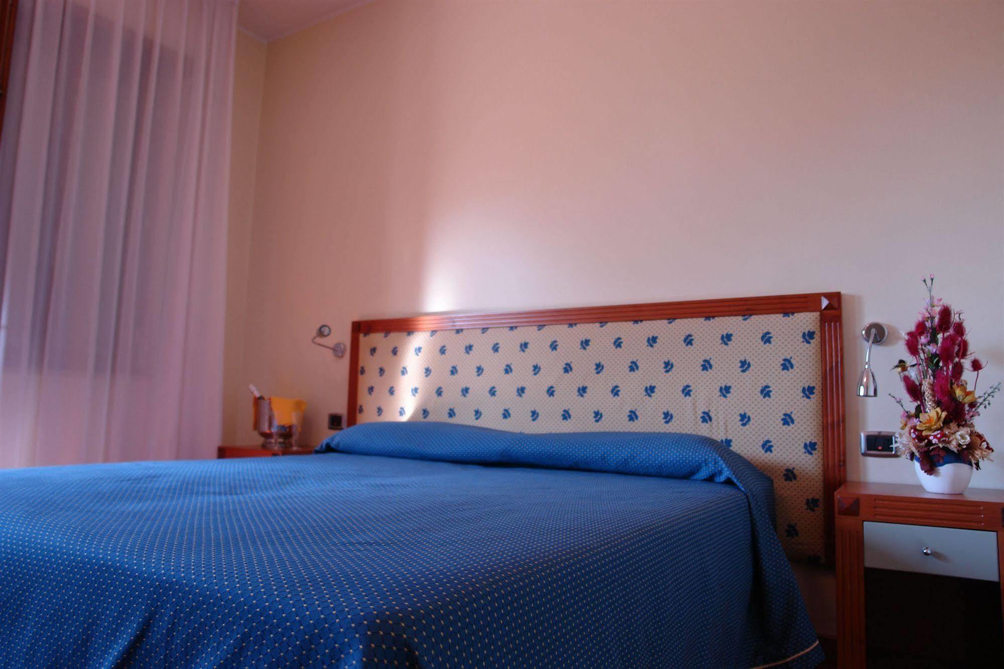 Hotel Il Castellaccio Piccione Bagian luar foto