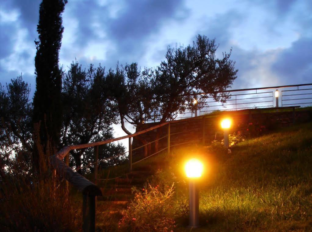 Hotel Il Castellaccio Piccione Bagian luar foto