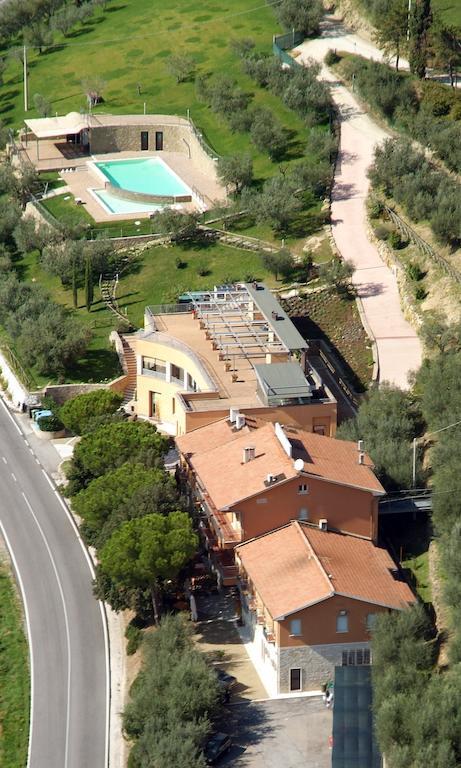 Hotel Il Castellaccio Piccione Bagian luar foto